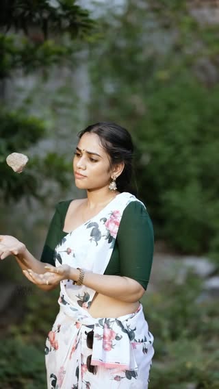 Who needs filters when you’ve got a saree ❤️🧿
.
.📸 : @ardiportraits 
.
.
.
.
.
.#trending#viral#fyp#love