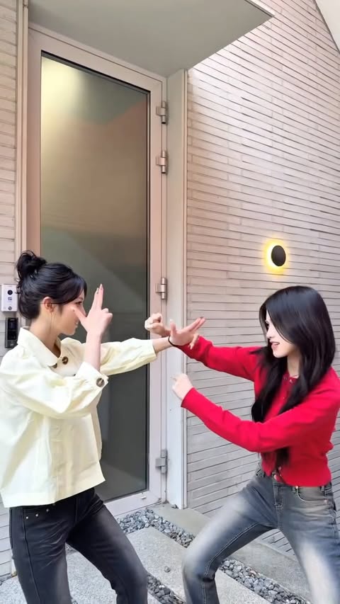 오랜만에 막내즈 💞

#MAY #ZENA 
#RESCENE #리센느
#challenge