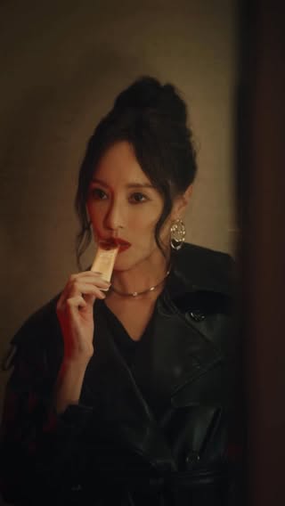 很開心成為「好好生醫－蜂王乳」的代言人。這次的拍攝過程非常有趣，也超好玩！

也讓我重新感受到：女人在每個階段，都值得被好好照顧，我們都應該好好愛自己。隨著年紀與生活的轉變，開始更在意身體給自己的訊號，也更理解「保養」其實不只是外表，而是一種對自己的長期投資。

面對歲月的敵人，你會怎麼做？

好好生醫 10倍奇蹟蜂王乳
高濃縮500mg增量蜂王乳
4大美顏複合-瑞士膠原蛋白三胜肽、白藜蘆醇、摩洛血橙、葡萄籽萃取。

30分鐘快速吸收，700%完美支援澎潤 實現立體感氣色，讓青春再現、全面反擊！

回到青春全盛期
10倍奇蹟蜂王乳 >> https://lihi3.me/2YCvc
