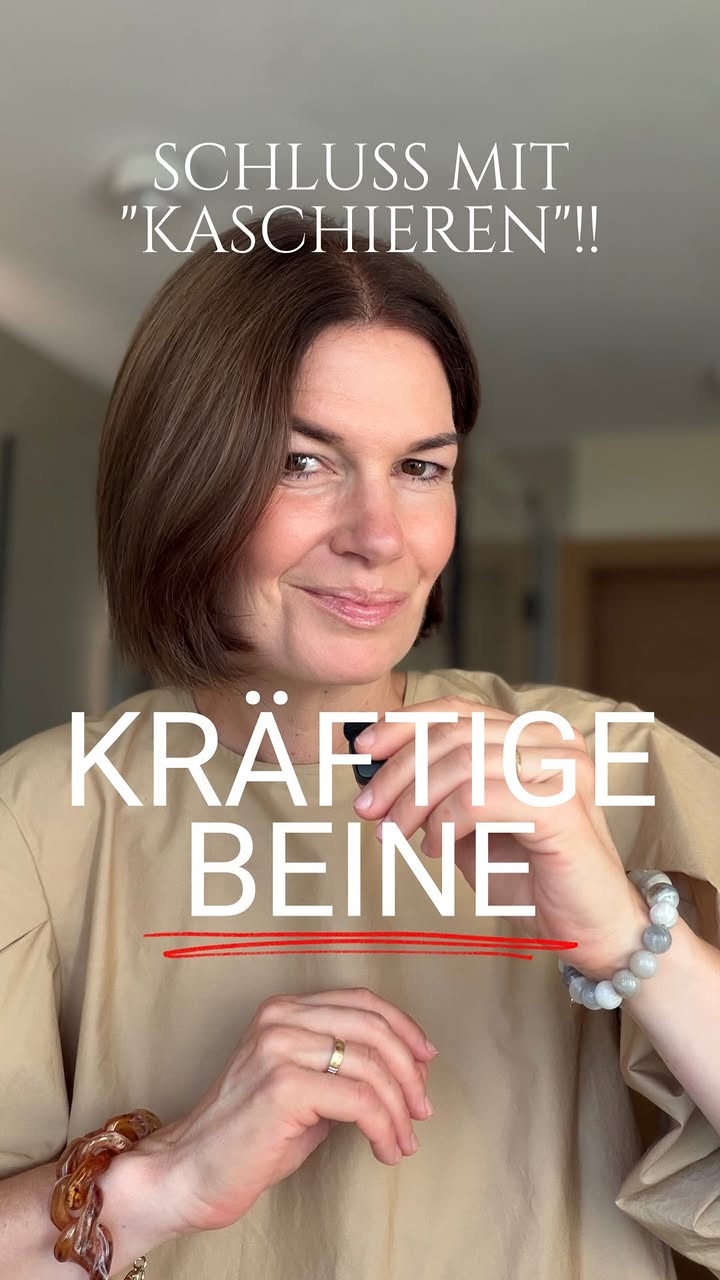 📮📮Kommentiere BEINE für mehr Tipps!!
Diese Schnitte arbeiten MIT deinem Körper statt gegen ihn
Bei Jeans:
Straight Leg Jeans
Relaxed Straight
Flared Jeans
Bootcut

Bei Stoffhosen:
Wide Leg mit guter Passform 
Bundfaltenhose
High Waist Schnitte
Leinen 

Shorts / Bermudas
elegantere, längere Bermudas 
Leinen-Bermudas
strukturierte Denim-Bermudas

👉🏻👉🏻Genau deshalb funktionieren sie bei kräftigen Oberschenkeln oft so gut:
- nichts spannt
- die Hose „klebt“ nicht
- die Beine wirken länger
- die Silhouette sieht entspannter und hochwertiger aus

STYLE MOMSTYLE FASHIONINSPO 
#sommeroutfit #femininstyle #curvy #curvyfashion #styletips