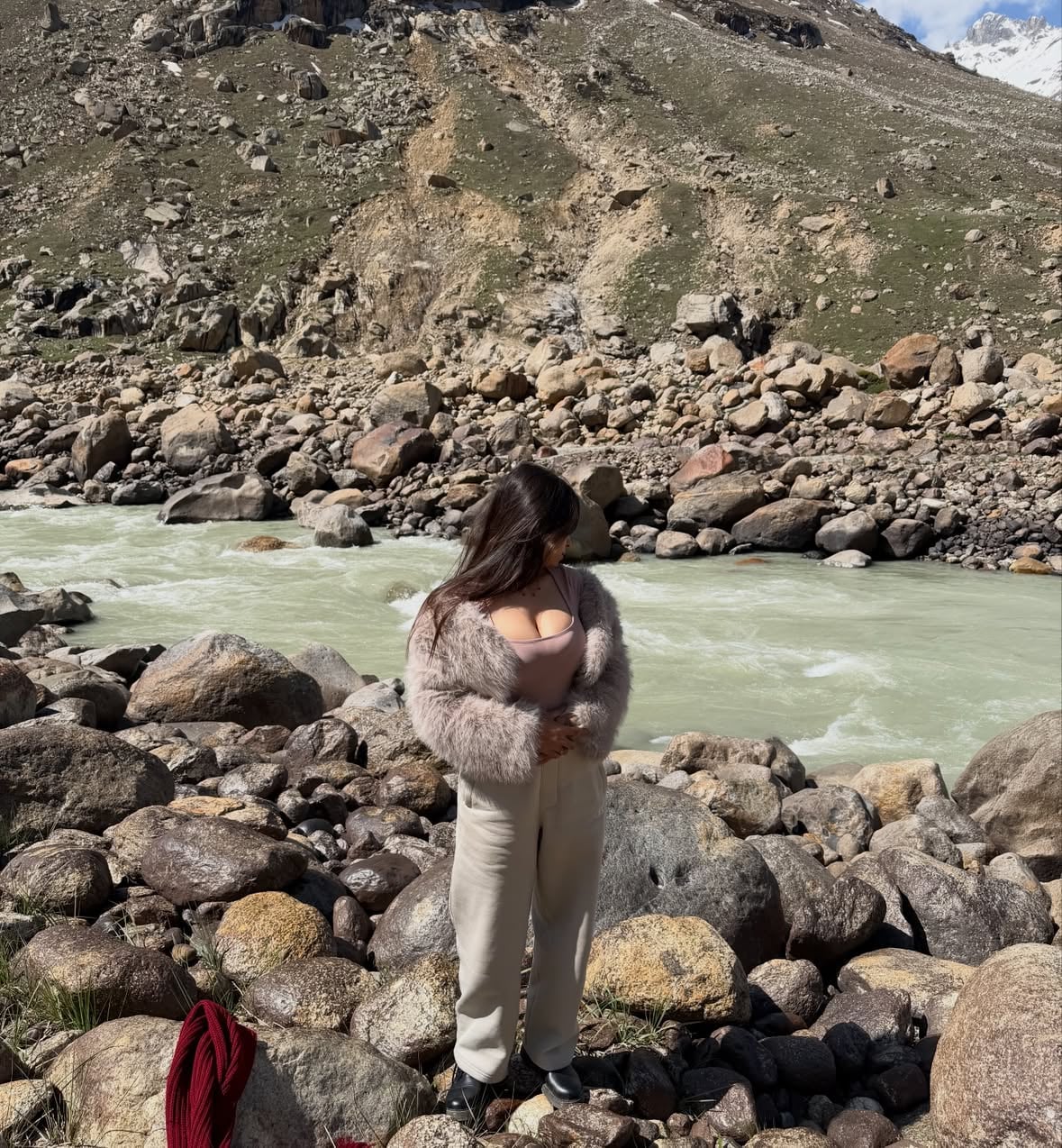 The mountains didn’t change me. They simply revealed me. ✨

#ExplorePage #travelgirl #mountain #traveller #Himalayas