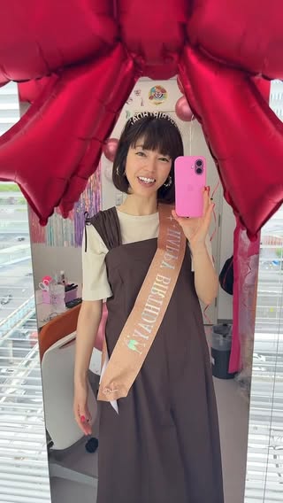 今日は私、46歳のお誕生日です🎂
この年齢になってもとても楽しいお仕事を毎日させて頂けているのも、日頃応援して下さっている皆様のおかげです🥹
本当に本当にありがとうございます🙇🏻‍♀️
これからも一生懸命頑張って参ります🗽
何卒宜しくお願い致します✨✨✨

#NYC
#Barbie
#ぽかぽか
#楽屋のお弁当リポート
#神田愛花