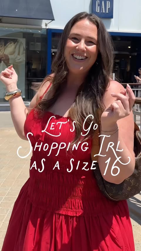 Going into the fitting room so you don’t have to and reporting live!!! Comment SHOP PLEASE and I’ll send ya the links! Some of the pieces I tried on are 40-50% off right now, too! ❤️

There were some really cute pieces and some that were a size or two too small but that’s OK! It happens! It’s important to remember it’s not you/your body it’s just the darn clothes!

And I know having above a size large in store seems to be rare these days but tell me why there were XS and XXS fully stocked 😩 hey @gap can we get more XLs and XXLs in store please!!! 🙏🏼⭐️

Also, if you have been following since the FittyFittings days then I hope you’ll enjoy this! Let me know what fitting room I should go to next! 🛍️

#gap #tryon #shopping #midsizefashion #midsize
