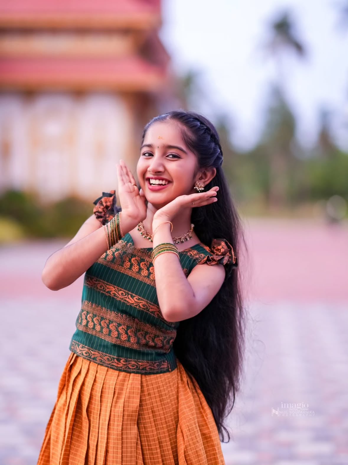പ്രഭാതം.... ❤️

👗👗👗 @beautiful_blueberry_kids 
👗👗👗 @blueberry_designer_boutique 
📸📸📸 @nijil_souparnika 
📸📸📸 @imagiophotography_official 
💄💄💄 @sruthysreeraj_mua 
💄💄💄 @elora.kochi 

#goodmorning #happyday #morningvibes☀️ #makeover #traditionalwear