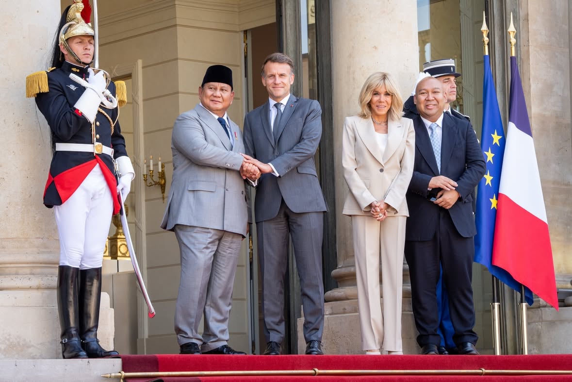 Très heureux de vous accueillir à Paris, cher Président @Prabowo, pour cette visite d’État, preuve de la dynamique exceptionnelle entre nos deux pays.

L’Indonésie est un partenaire majeur de la France, c’est pourquoi nous avons décidé de rehausser notre partenariat stratégique.