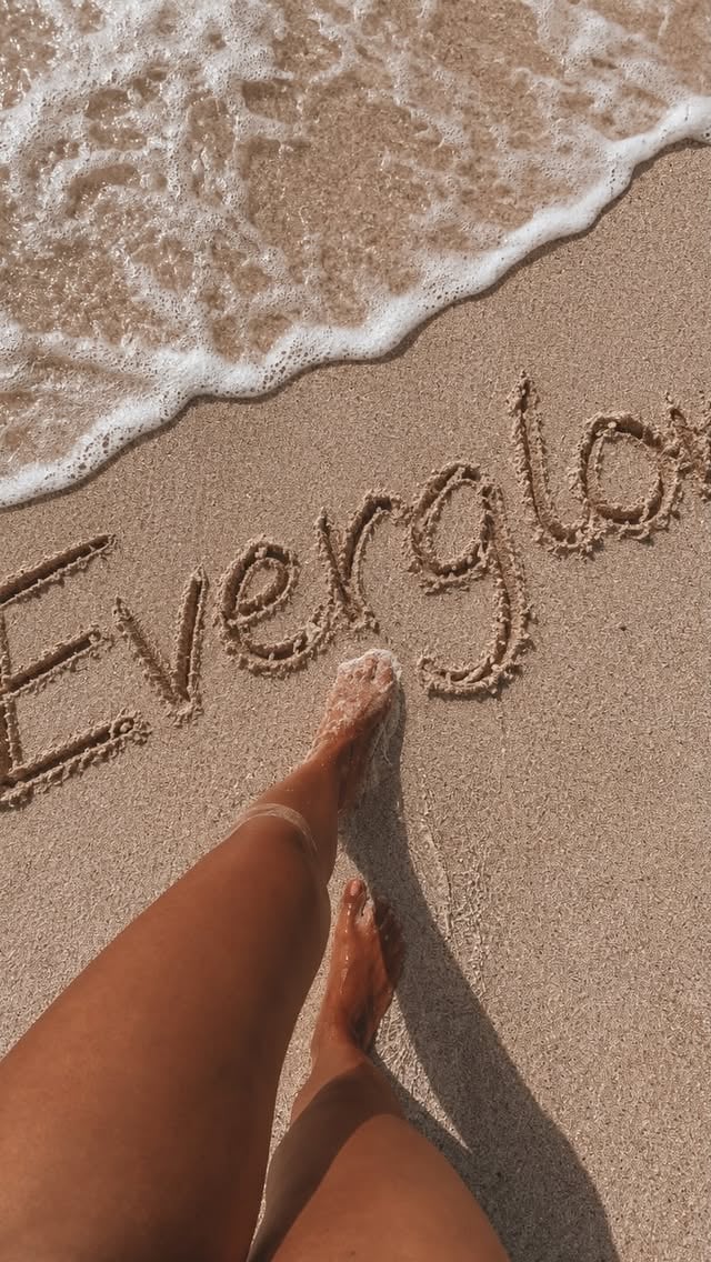 ÓRIÁSI EVERGLOW NYEREMÉNYJÁTÉK 🤍

Az Everglow nagy szalonjának megnyitása alkalmából szeretnénk megköszönni Nektek azt a rengeteg szeretetet és bizalmat, amit folyamatosan kapunk… ezért most összesen 1.000.000 Ft értékben sorsolunk ki nyereményt hogy még többen tapasztalhassátok meg a legmodernebb technológia erejét és az Everglow élményt. ✨ 🫶🏼

Nyeremények:
🎁 40 fő nyer egyenként 20.000 Ft értékű dióda lézeres szőrtelenítésre utalványt
🎁 2 fő nyer 50.000 Ft értékű dióda lézeres szőrtelenítésre utalványt
👑FŐNYEREMÉNY: 100.000 Ft értékű dióda lézeres szőrtelenítésre utalványt

A játékban való részvételhez:
- Kövesd be az oldalunkat
- Lájkold ezt a posztot
- Kommentben jelölj meg 2 barátot, akikkel együtt örülnél a nyereménynek! (egymás visszajelölése nem érvényes). 

🍀 Minél több kommentet írsz, annál több esélyed van nyerni!
📅 Sorsolás: június 14. (vasárnap)

Fontos:
✨A nyeremények és utalványok az első alkalmas -50%-os kedvezménnyel nem összevonhatók.
✨ A VIP20 törzsvendég kedvezménnyel felhasználhatók.

Köszönjük, hogy velünk vagytok!
Sok sikert kívánunk mindenkinek!🫶🏼
