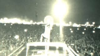 This year’s @welcometorockville was a show we will never forget. Playing Rockville in the dark for the first time was legendary, and we’re so grateful for how many of you showed up and made this dream come true in such a gigantic way. It was by far our favorite Rockville crowd since we started playing there in 2014! 

Video edited by @danvirchow
Video footage by @theguyfromthepic