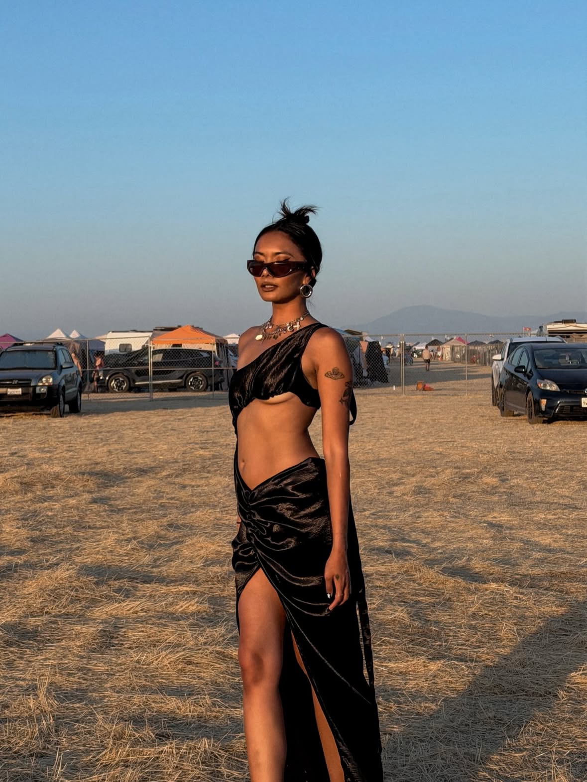 after a decade of coming to @libfestival, my dream of playing @thejunkyard_lib finally came true on sunday 🥹 still taking time to process but thank you all SO much for dancing with me — that was my favorite set of my entire career, purely because of the energy of all who showed up. i hope for more moments like this. 

thank you thank you thank you @patriciobeats @trilliumencantada @thedolab for believing in me. i’ll think of this set for the rest of my life. 🖤👽🛸🛰️🪐