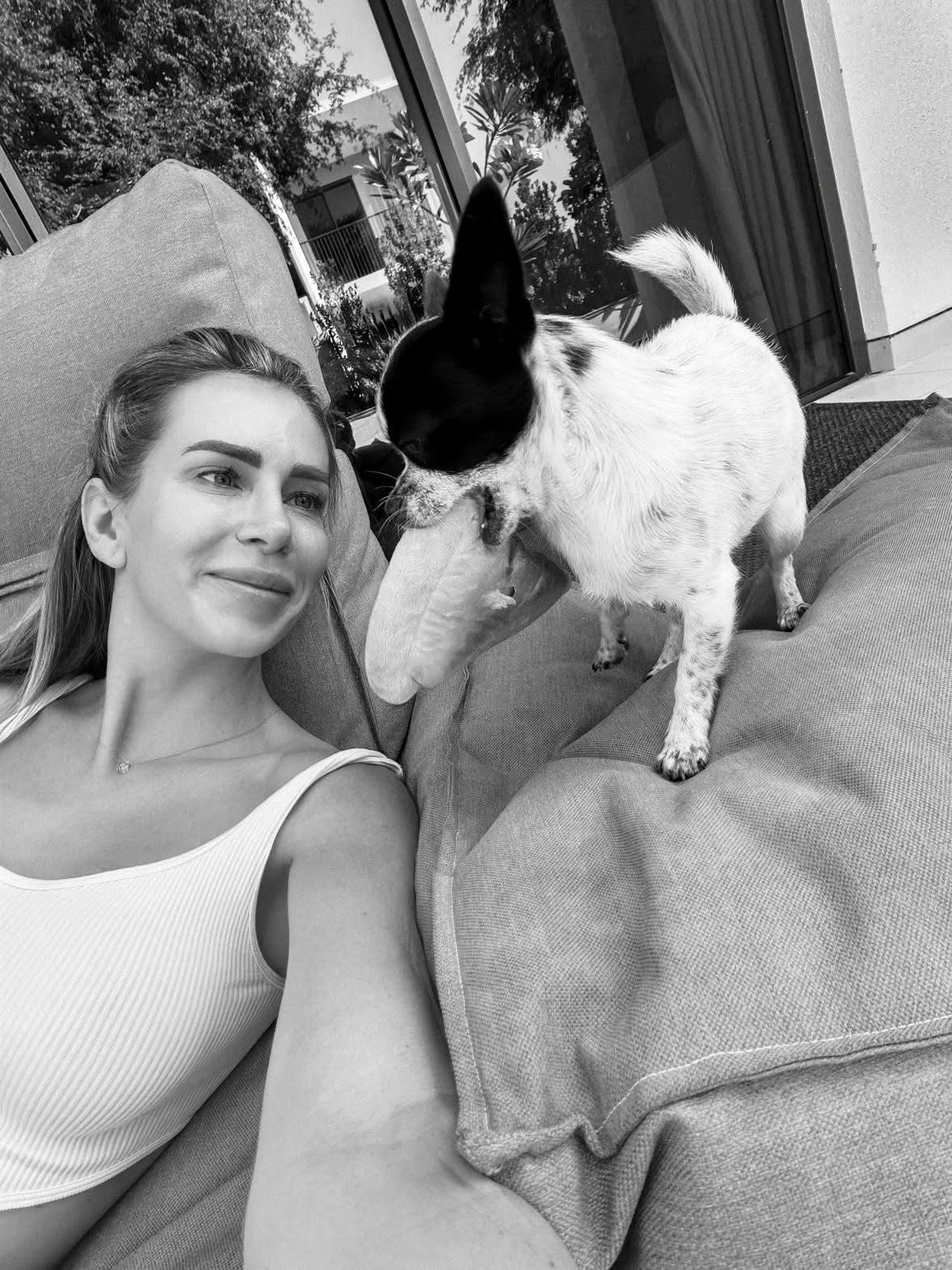 Seid ihr Team Hund 🐶 oder Katze 🐈 ? Wir bleiben eine Hundefamilie 🐶 Lilly hat gestern bei ihrer Katzenrettungsaktion eine super starke allergische Reaktion bekommen und durch ihre angeschwollenen Augen kaum noch was gesehen 😭 seht selbst, warum Lilly die Katzen pflegt 😍