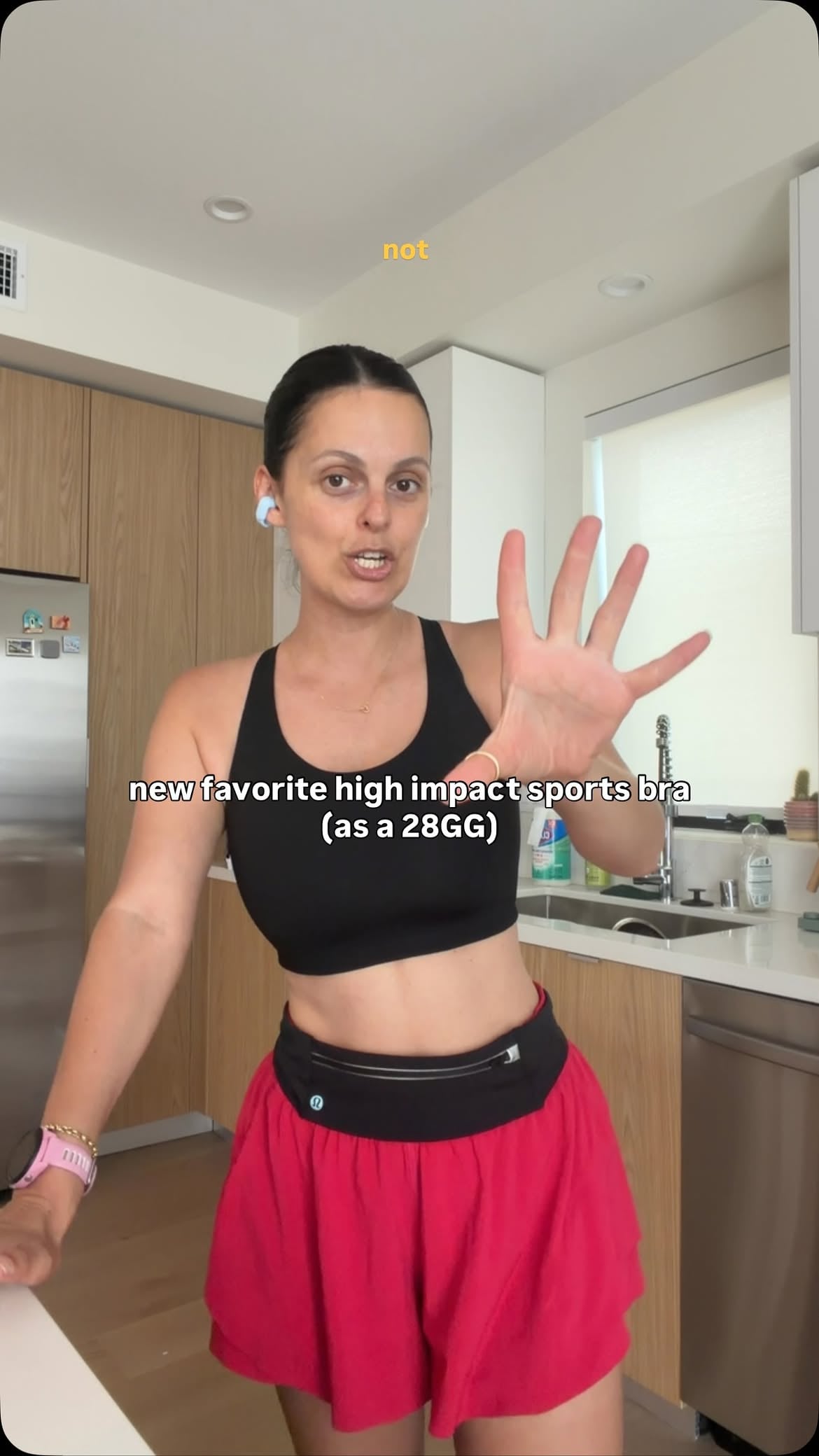 only the fuller bust girlies will understand the significance of this moment!!!! 

annoyed it took me so long to find this bra but happy I now have and will be recommending it to anyone who will listen!! 

comment ‘sports bra’ for the link 😘 (or you can find it in my stories) 

I’m currently training for a marathon so going to be trying lots of sports bras to find more that fit us but I think we are off to an excellent start!!! 🔥

#highimpactsportsbra #smallbandlargecup #fullerbust #runningoutfit