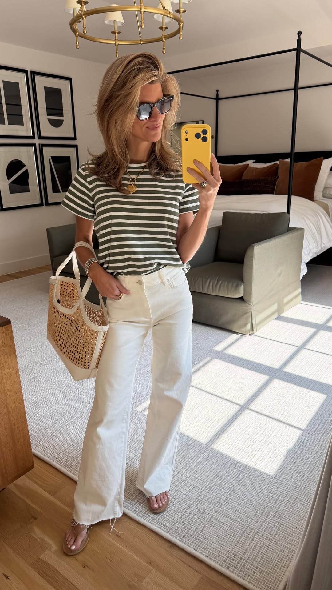 Comment SHOP and I’ll dm you link to outfit 🔗 but these are the jeans that I’ve been wearing on repeattttt. High-waisted, the perfect relaxed wide leg and somehow work for every height (I’m 5’3)!