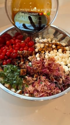 You’re going to make this Bruschetta Chicken & Bacon Pasta Salad by @ellies.fav.eats all summer long 🥗

Comment ‘RECIPE’ to have the details sent to your DMs and keep tagging #feedfeed for a chance to be featured.

https://thefeedfeed.com/ellies.fav.eats/bruschetta-chicken-and-bacon-pasta

#pastasalad