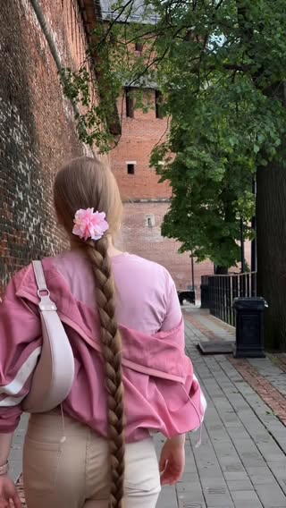 Розовый это цвет силы 🫶🏻💅