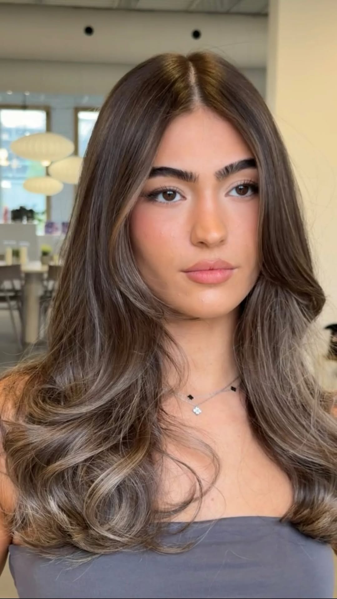 🤭🤎🧸
Hair by @maxgourgues and @simonlamoureuxhairstylist 🫶🏻 @makeupbyclaudiav
