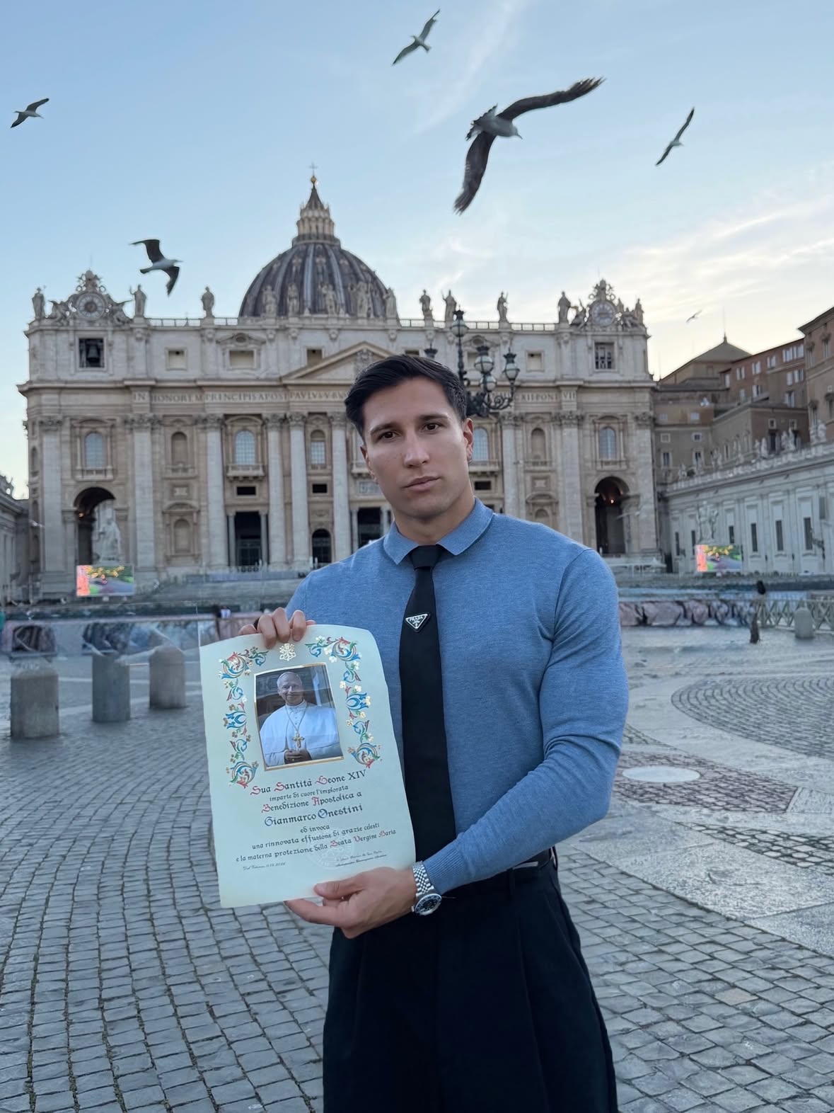 Ringrazio Papa Leone XIV per questa benedizione personale 🙏🏼
In questi giorni ho avuto il privilegio di vivere il Vaticano da dentro e di vivere un’esperienza che porterò nel cuore per sempre: ci sono emozioni che le parole non possono descrivere… 🇻🇦🏛️🇮🇹 
🇪🇸: Agradezco al Papa León XIV por esta bendición personal🙏🏼
Estos días he tenido el privilegio de vivir el Vaticano desde dentro y de vivir una experiencia que llevaré en el corazón para siempre: hay emociones que las palabras no pueden describir… 🇻🇦🏛️🇮🇹