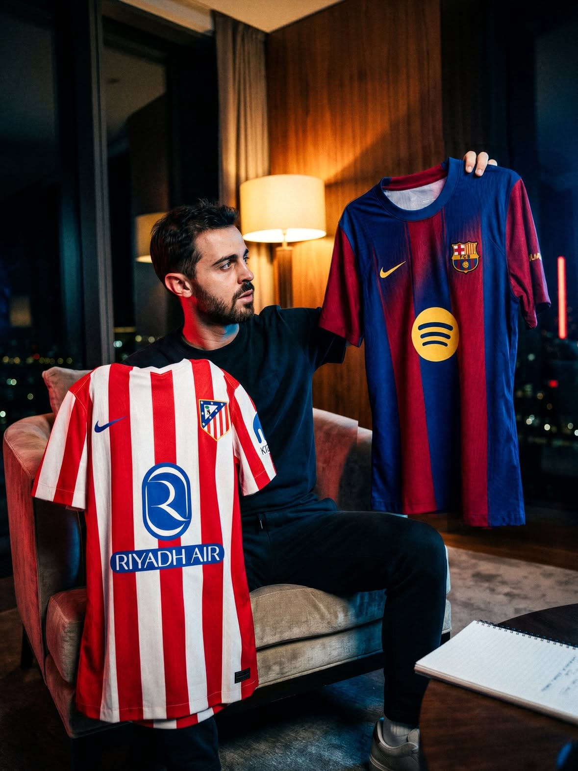 🚨 𝐁𝐑𝐄𝐀𝐊𝐈𝐍𝐆: Bernardo Silva, set to play in 𝐒𝐏𝐀𝐈𝐍 from next season with bids from 𝐀𝐓𝐋𝐄𝐓𝐈𝐂𝐎 & 𝐁𝐀𝐑𝐂𝐄𝐋𝐎𝐍𝐀! 💣🇪🇸

Both clubs have approached his camp to make proposals and Barcelona are in a “fight” with Atlético also for Bernardo Silva.

Nothing done yet but deal open, with same clubs involved as those who are in tense negotiations for Julián Álvarez 👀🔥

𝐀𝐓𝐋𝐄𝐓𝐈𝐂𝐎 𝐌𝐀𝐃𝐑𝐈𝐃 𝐎𝐑 𝐁𝐀𝐑𝐂𝐄𝐋𝐎𝐍𝐀? 🪄