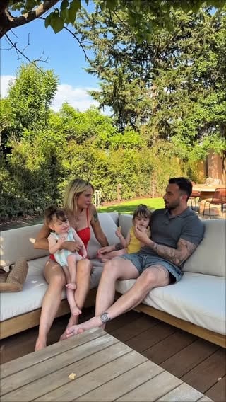 È arrivato il caldo e noi siamo scappati dal nido per un pomeriggio in piscina. Un momento tutto per noi, da vivere in famiglia insieme a @kiabi_italiaofficial 🥹❤️

La collezione moda mare è disponibile negli store, sul sito e sull’app del brand 👋🏻

#modamare
#adv