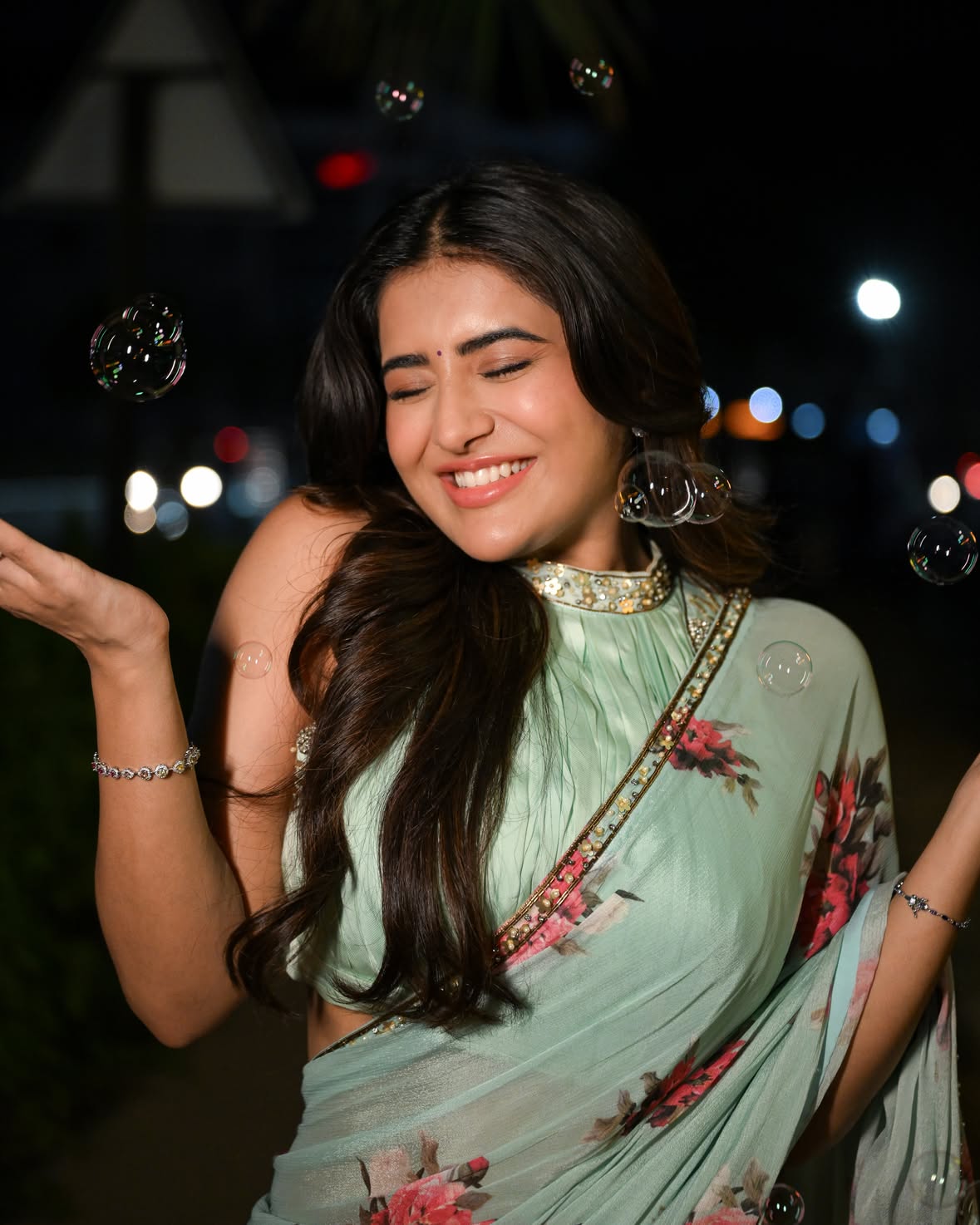 The kind of color that makes summer feel gentle 🌼 🦋 🦢 

pc:- @storiesbydeepu 
Styled by - @shalu_jaiswani
Outfit - @tejaswinireddy_couture
Jewellery - @the_jewel_gallery
Makeup:- @reshma.makeupandhair 
Hair:- @arkaa_makeovers