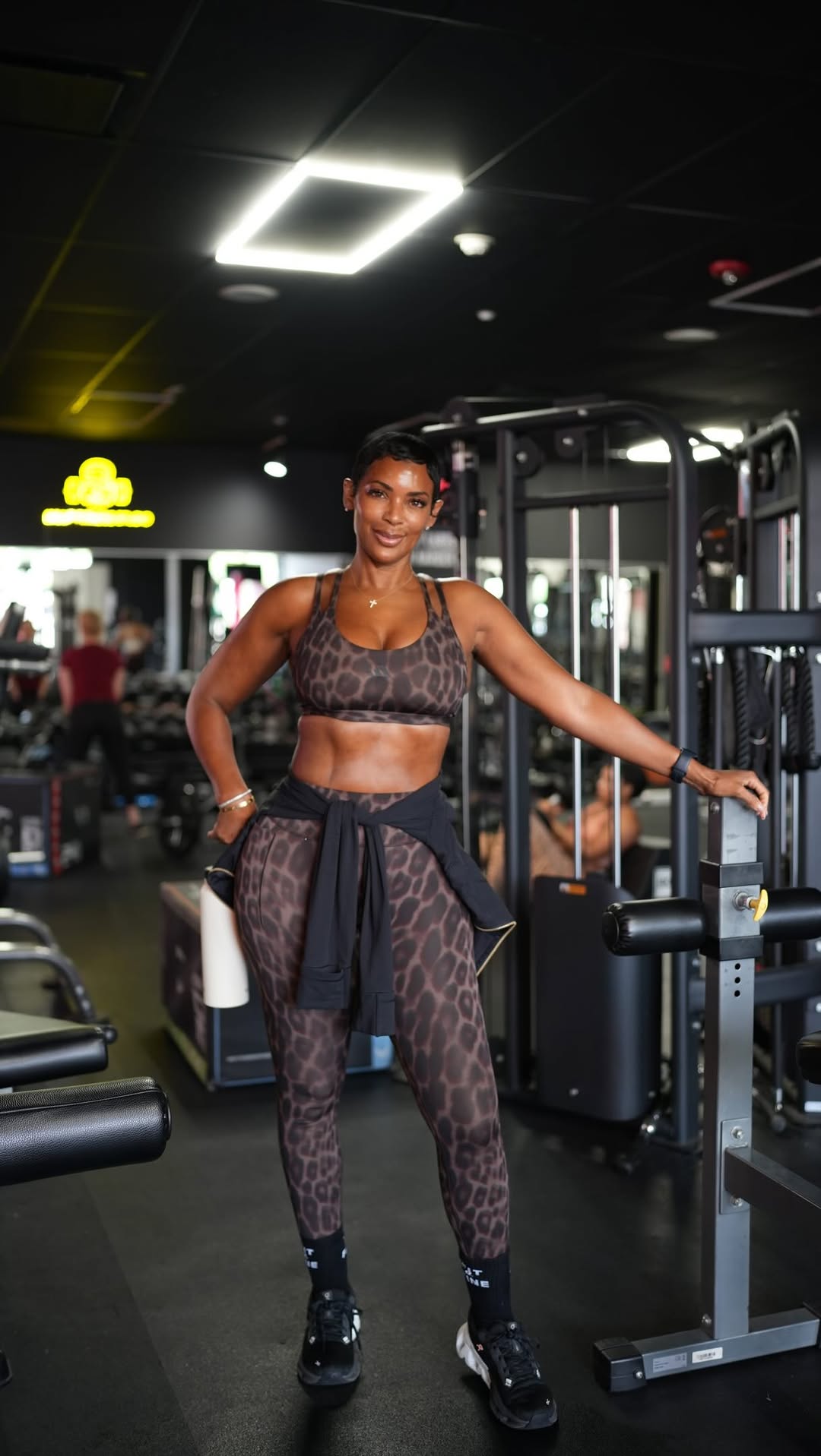 The body keeps receipts. Mine say consistency. #Roadto60 

📸 @bodybyshy

Set: @adidas