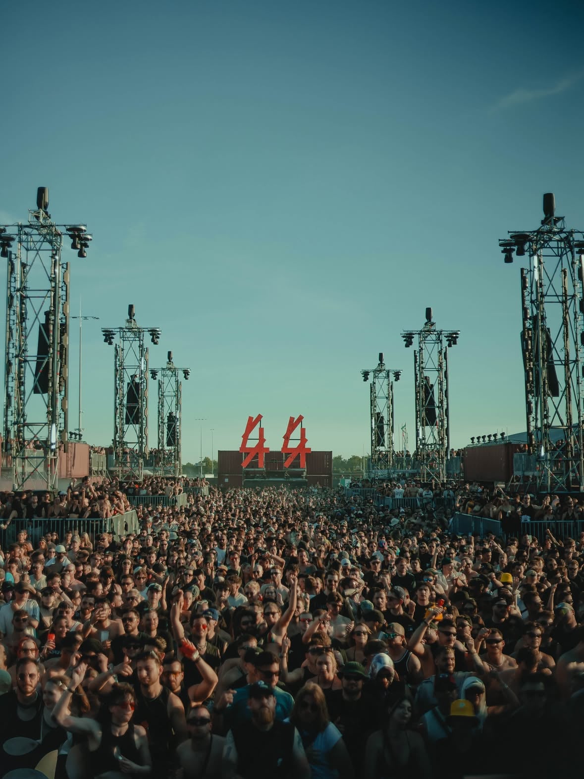 44Fam… we’re still speechless.

This day and this night, created by our team. With full conviction and passion we made a huge step! We counted on you and you didn’t let us down. You felt it with life and love. These emotions can never be put into words. When we close our eyes, it still feels like a dream.

Thank you to all the fans worldwide who took this journey with us.

We wouldn’t be 44 if we didn’t say: 2027 will top this!

44Fam, we owe you everything!

📸 @mo_kashani