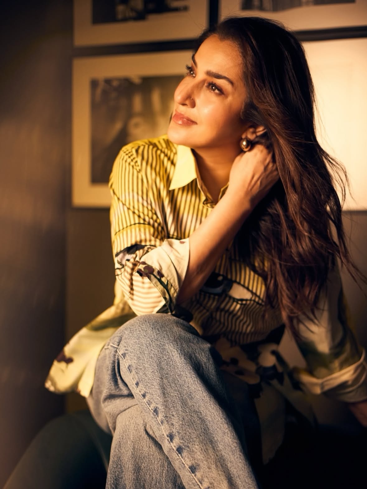 Post pack up shoot..
Proof that exhaustion, good lighting and @rachitvoraphotography can sometimes collaborate better than the actual shoot .. 

Wearing @bluntbuckstoreHMU @makeupbypoojasha X @bharatlimba.hmuLocation 
Location @rv.studio