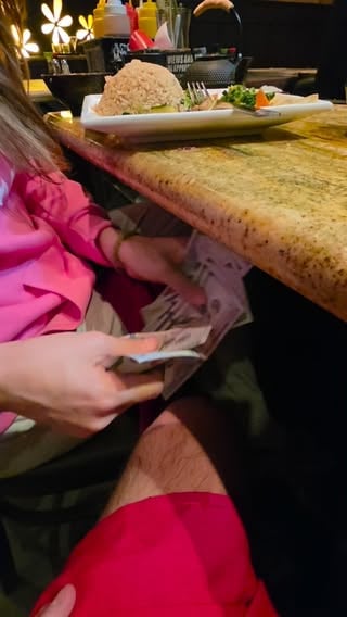 Tipping a bunch of money to our teppanyaki chef! #vegas