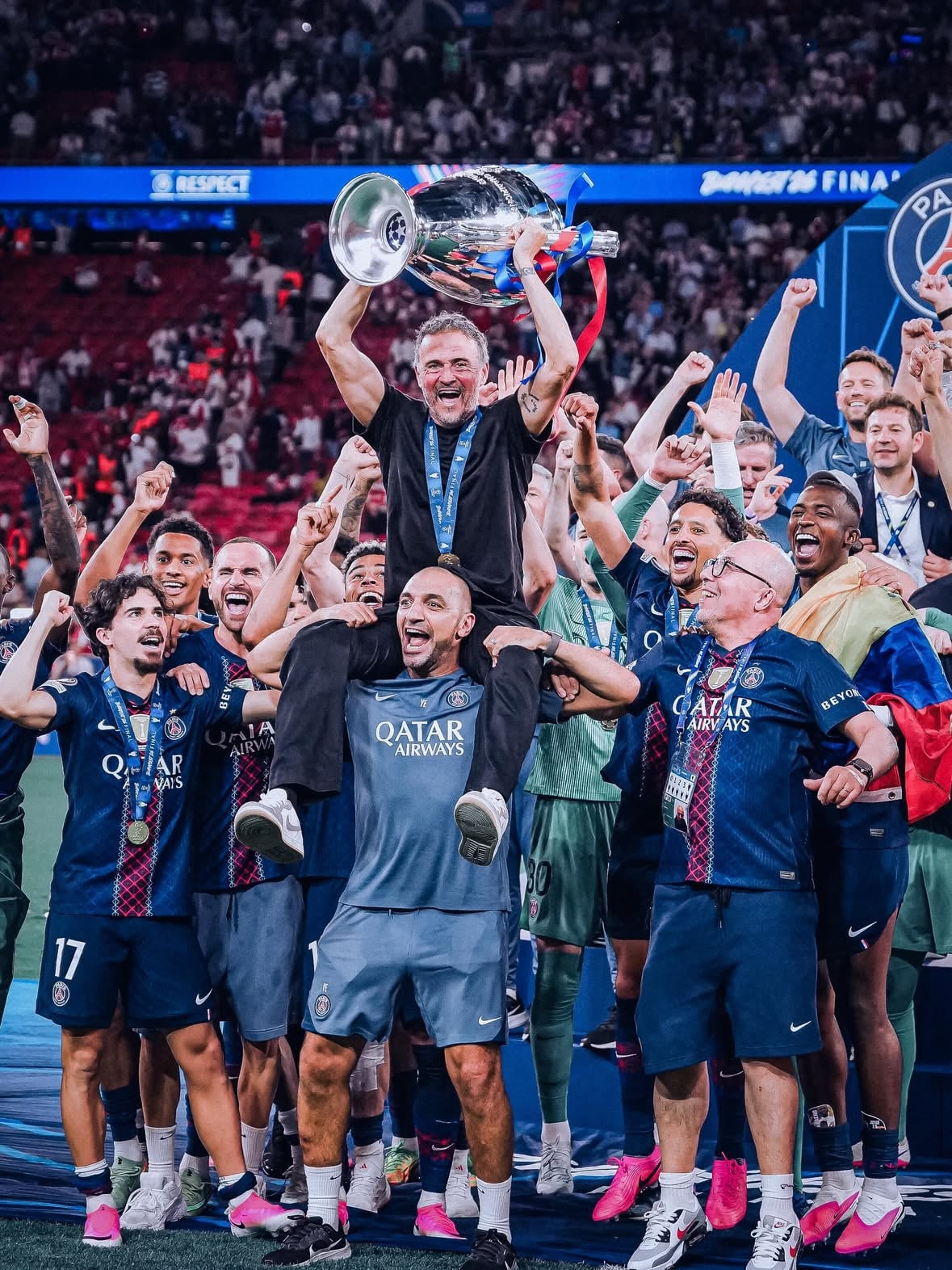 Again & Again 🤩🏆❤️💙

EQUIPO RESILIENTE💪🏾👏🏾