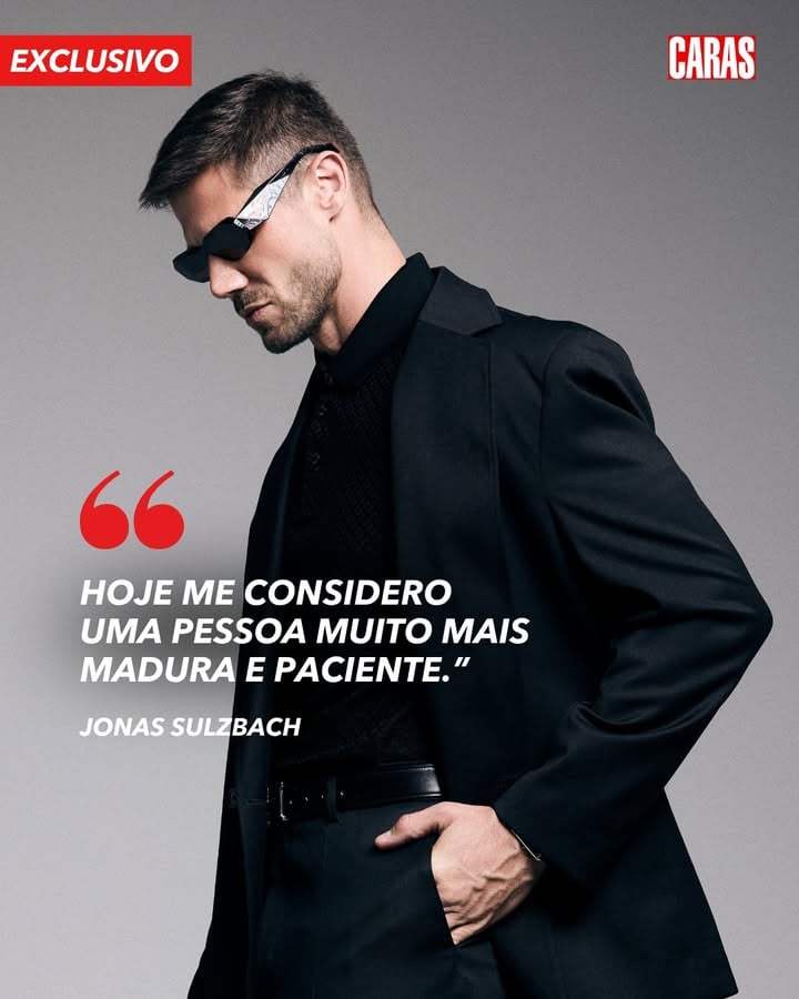 Após viver uma das edições mais intensas do Big Brother Brasil, Jonas Sulzbach (@jonassulzbach) deixou o reality show com a sensação de missão cumprida! Agora, o ex-BBB vira a página e ruma cheio de fôlego para uma nova fase.

Em entrevista exclusiva à CARAS Brasil, Jonas relembra a experiência no confinamento, fala sobre os aprendizados após o reality e revela os planos para o futuro. O ex-BBB entrega qual o saldo da participação na casa mais vigiada do país.

🔗 Confira a entrevista completa no site (link nos stories).

Texto: Felipe França
Foto: @felipecensi 
Styling: @Luanventilari 
Beauty: @corral.makeup