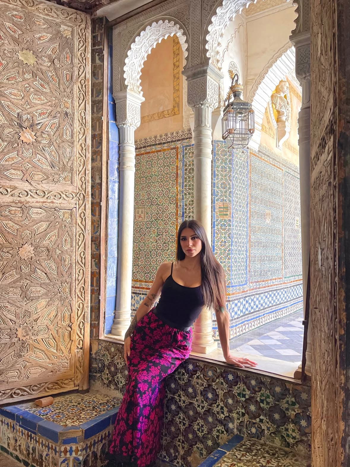 La casa che vorrei🫠 #casadepilatos #siviglia 
Era il palazzo residenziale privato di una delle famiglie più ricche e potenti di Siviglia.
Non so descriverlo, scorrete i post🥹

Gonna @belowshop_ 🌺