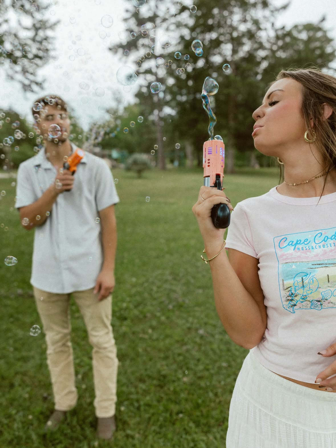 Say hello to my little bubble gun. 🫧✨

@jessicafieldsphotography 
@kaybriebates 
@wardenjbates

#familyphotographer #tennesseephotographer #bubbles #bubblegun #unscripted