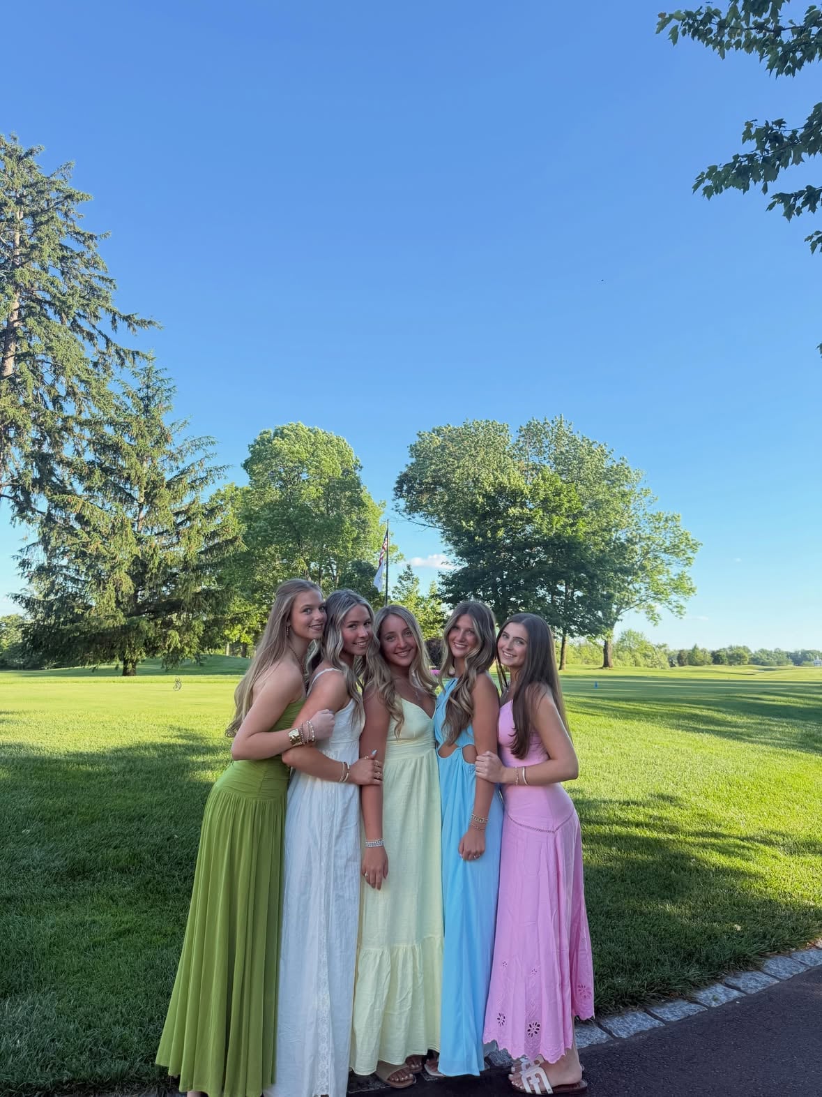 Spring into summer ! ♥️🤸‍♀️