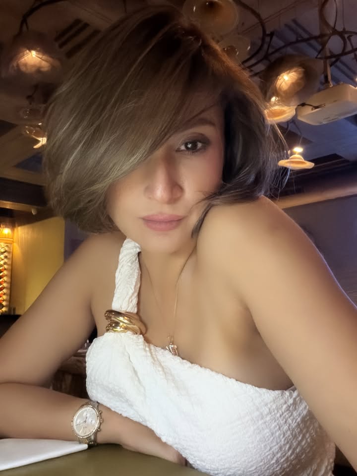 About last evening 💕😘
:
:
#urvashidholakia #nightout #selfie #queen
