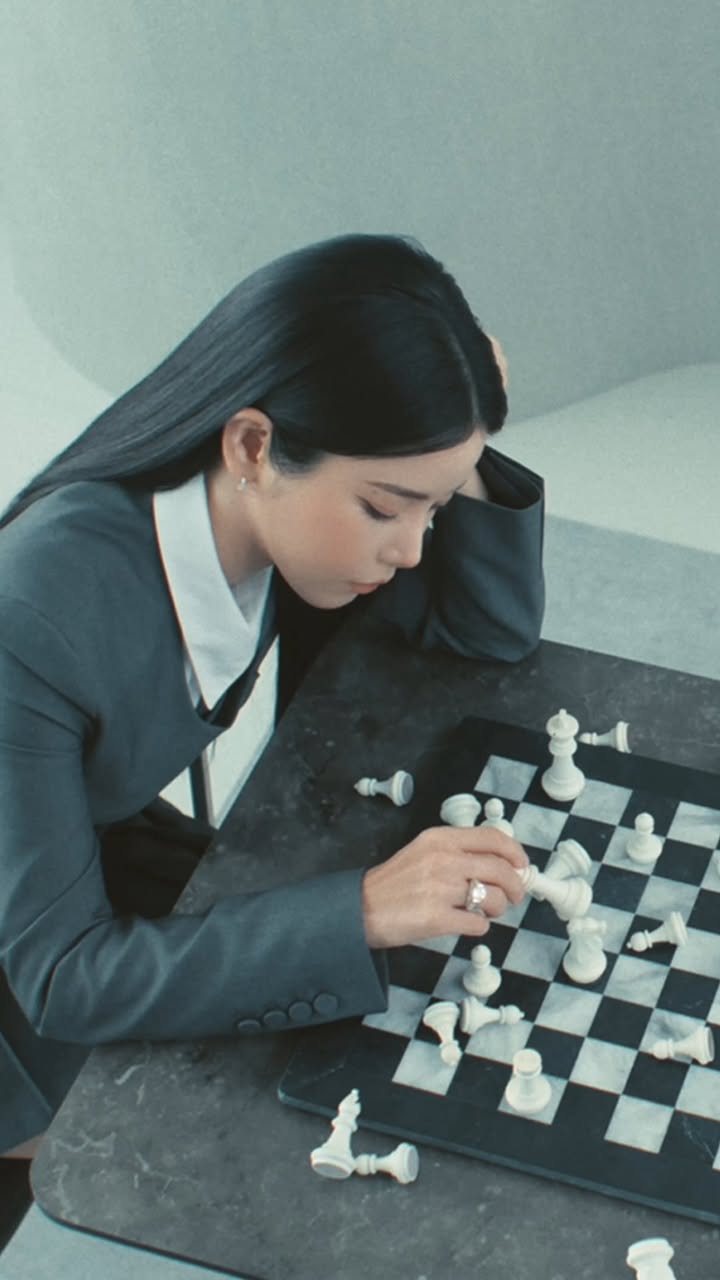 [#마마무]

마마무(MAMAMOO) 
Special Single [4WARD]

🎬 PORTRAIT TEASER 🎬

♟️ Solar ♟️

🔗 youtu.be/udbKFU3L3DE

2026.06.04 6PM (KST) RELEASE✔

#MAMAMOO #솔라
#4WARD #4Flowers
