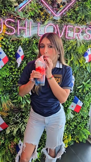 La Mundialista 🇵🇦⚽️🏆 
Milkshake de vainilla 
El  sabor oficial para celebrar cada gol! #sushilovers ⚽️😜

Disponible en todas las sucursales de Sushi Express. Del 1 de junio al 31 de julio del 2026 o hasta agotar existencias. 

Etiqueta al amigo con el que vas a gritar el próximo gol 🥅 👇 @sushiexpresspanama

#Lamundialista #sushilovers #sushiexpresspty #lamarearoja