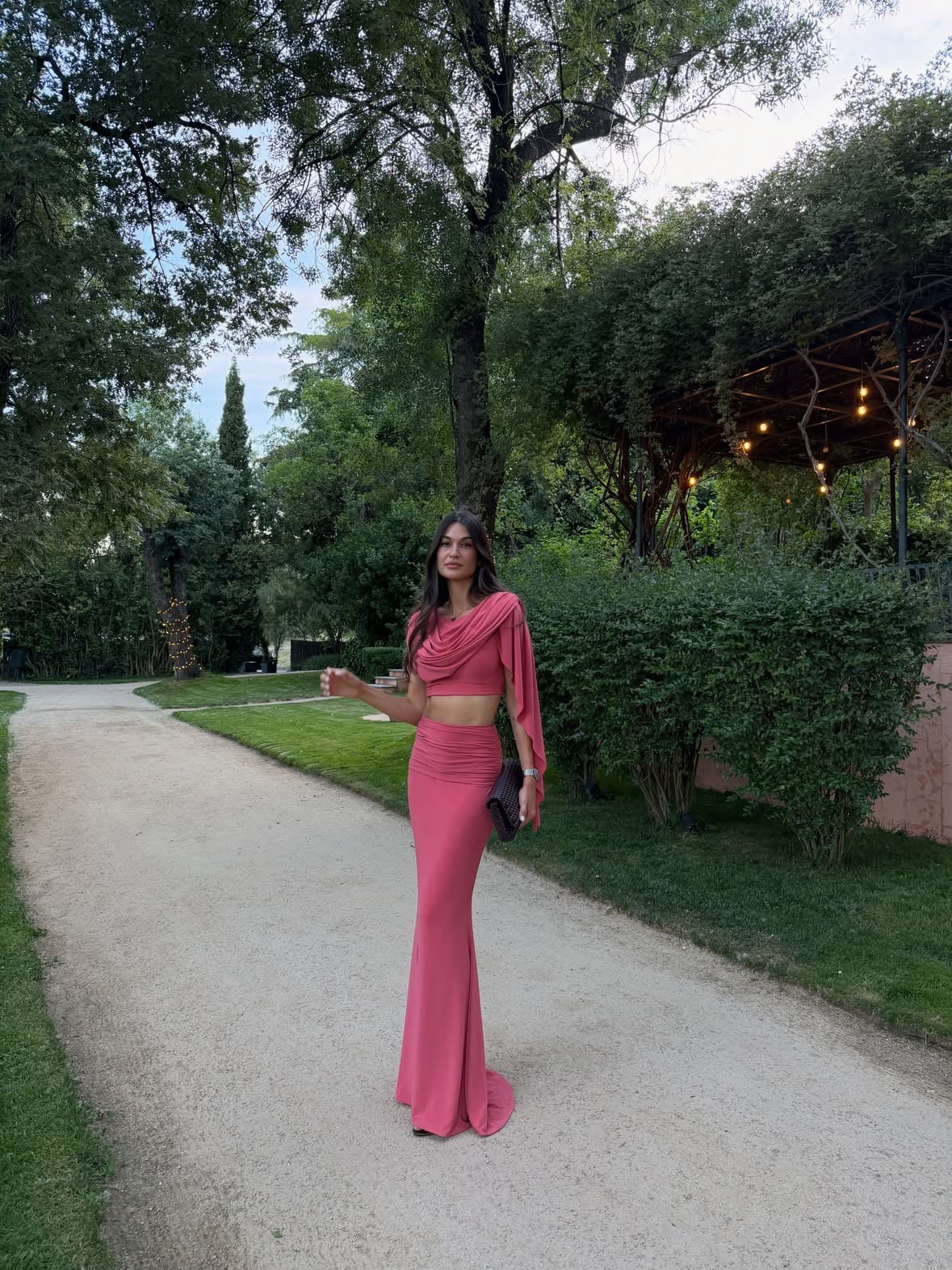 El amor hay que celebrarlo siempre, y más un amor como el vuestro. Os queremos amigos 
@paumilla10 @byfigue.7 

Mi vestido es de @adorieoficial