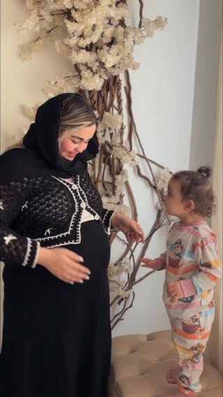 چالش سه نفره🥹🫀
فقط اون خنده نیهاااااااااااان😂🩷✨
خیلی قشنگ بود گفتم بمونه یادگاری اینجا….
#چالش#بارداری#زایمان#نوزاد#کلیپ
