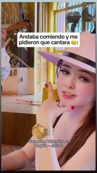 Yo solo iba a comer y terminé cantando 😂 Te metiste completamente en mi vidaaa 🎶 #GermaineValentina #cantando #mariachi #envivo #regionalmexicano