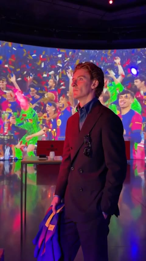 Admiring the greatness of Barça.