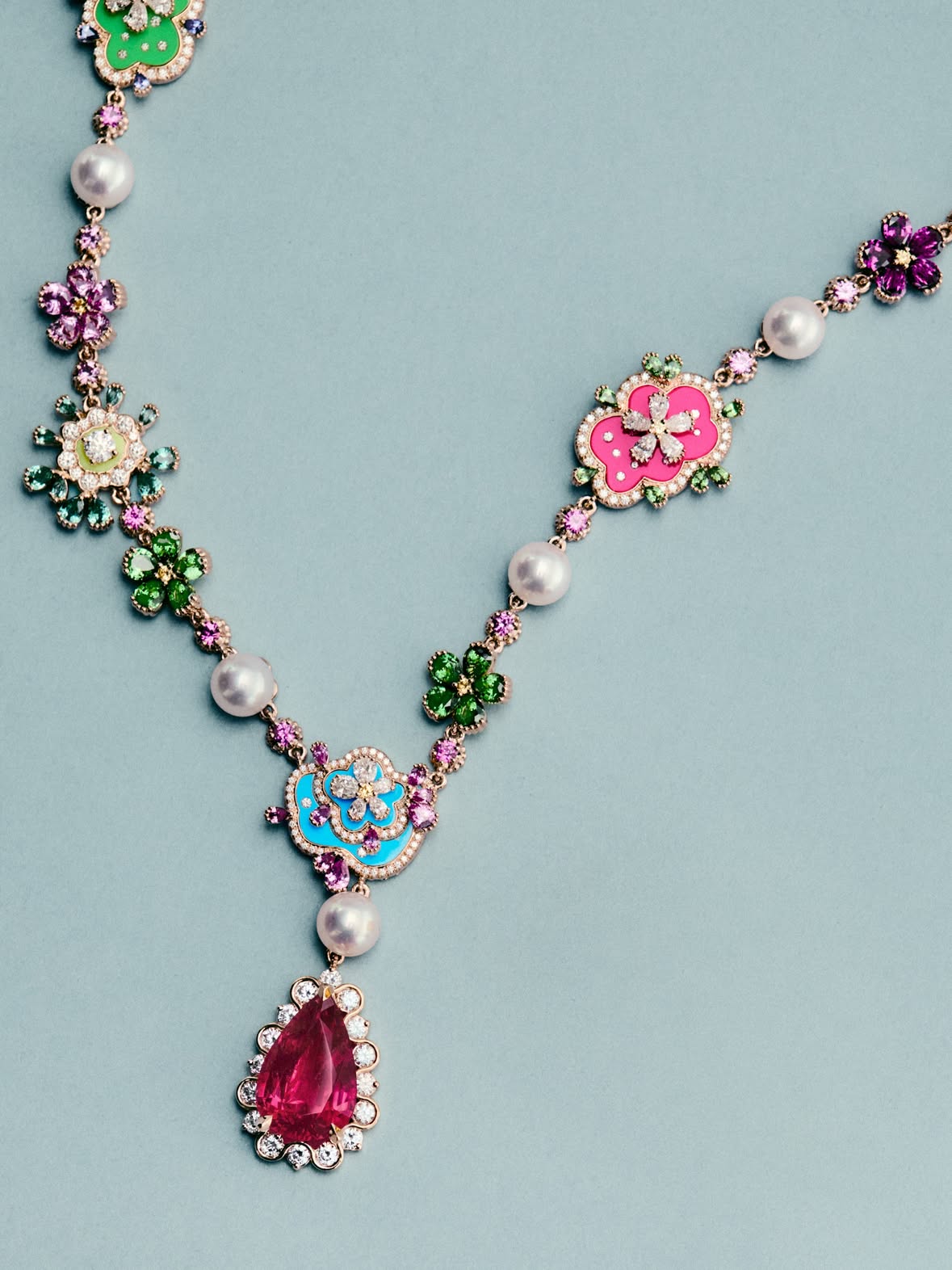 Diorissima.

The new Haute Joaillerie collection by Victoire de Castellane explores the art of collage through a fusion of floral, aquatic and celestial inspirations. 

Shown at the Palazzo del Casinò, Venice, with couture looks by Jonathan Anderson.