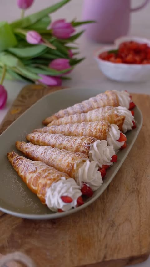 Tu connaissais cet outil ? 🧐

Commente « recette » pour recevoir le détail de ces cônes à la fraise gourmands 🥰🍓

#recette #fraise #facile #fautdelapatiencequandmeme
