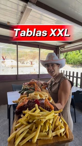 🇮🇨 Más info aquí:👇

@guachinchedelsheriff está arrasando con sus tablas. Hay tanto del mar como de la tierra y son ideales para compartir entre 4-5 personas 

📝Han puesto una ruleta para fomentar las reseñas positivas y siempre hay premio 

👉 Precio
1/2 Escaldón 5€
1/2 Champiñones rellenos 5,50€
1/2 Carne cabra 10,50€
Tabla marisco 65,50€
 Tabla carne 55,90€

🅿️Tiene un amplio parking 
♿️ Es accesible
🚾No está adaptado 
💳 Dispone de datáfono 
📍 Camino el Rosarito, 4, Valle Tabares, La Laguna. Tenerife
⏰Abre todos los días 
☎️ 922 24 92 80
⚠️Obviamente no pudimos con todo 😄. Quisieron tener el detalle con nosotros y la comida fue de invitación