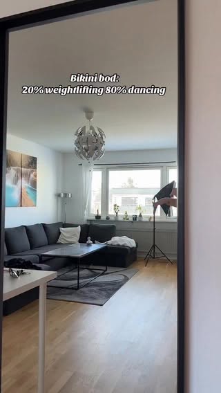 I often get asked if I work out besides dancing, and the answer is yes… but not nearly as much as I used to 😅

What used to be 4-5 gym sessions a week is now more like 1-2. The rest is dancing.

Honestly, I got into some of the best shape of my life once I started dancing consistently. The best part? It doesn’t even feel like a workout 💃🏼

If you want to get fit while actually having fun, my beginner shuffle course is available through the link in bio 💜

#shuffledance #dancersbody #fitness #learnshuffle #fitlife