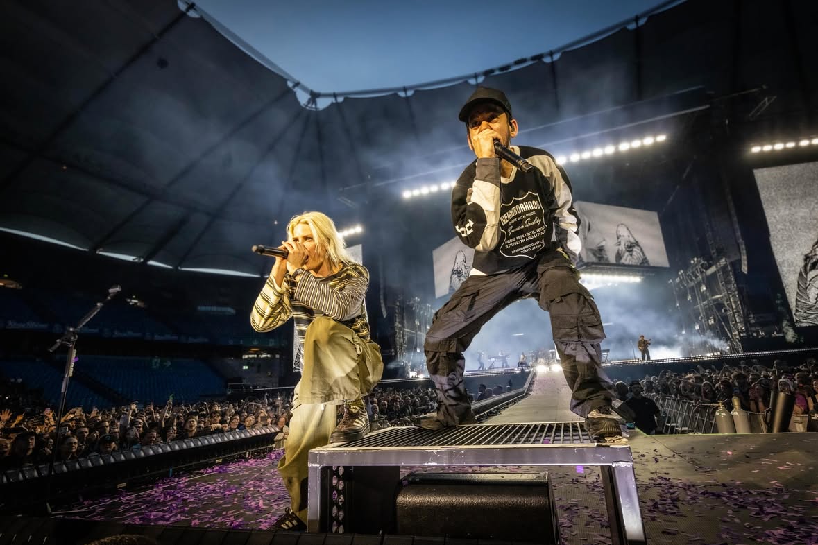 Volksparkstadion. Hamburg, Germany. June 1st - Night 1.

Photos by @radnomadvisuals @amigoandco @benhoudijk
