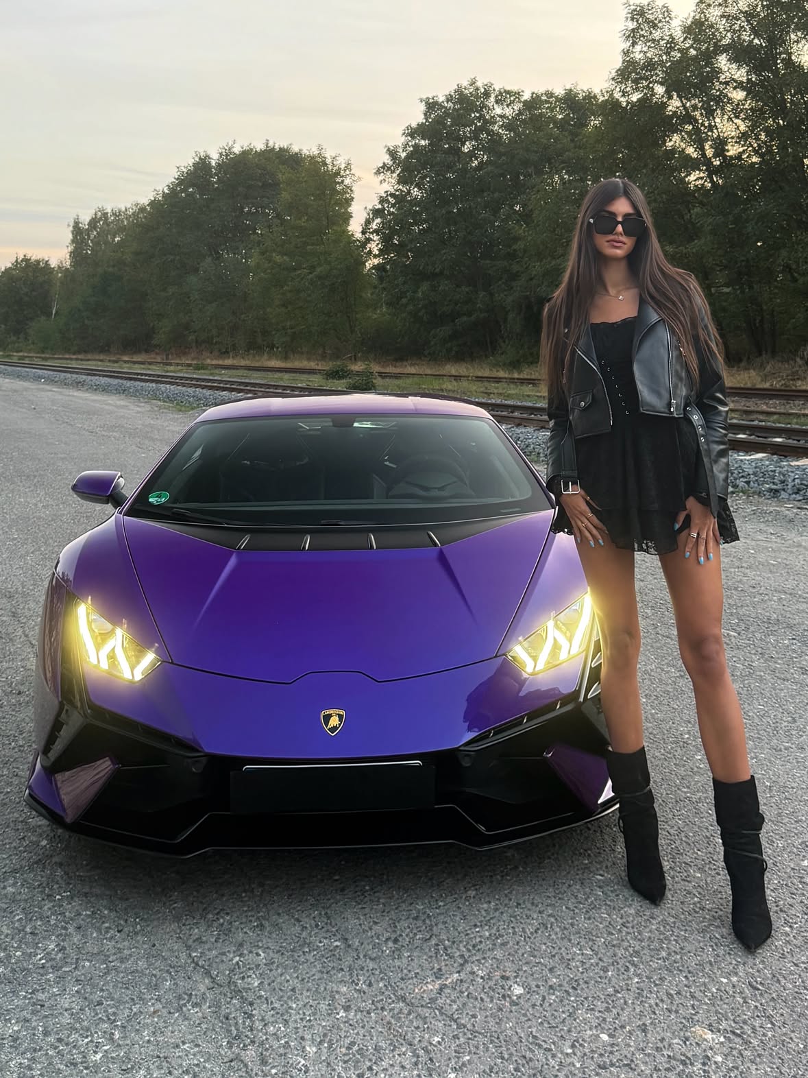 can you keep up 💜💜💜 #lamborghini #cargirl #luxurylifestyle #lambo #luxurycars