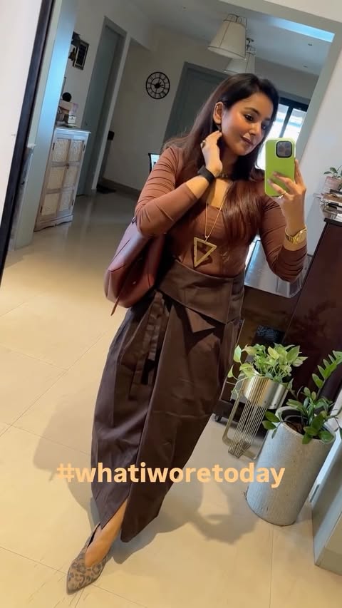 I don’t know how to explain it. This song has been playing in my head since yesterday.. The outfit and this song might seem to have absolutely nothing to do with each other. But in my head, they make perfect sense. 😉Also.. No saree day for a change!!!