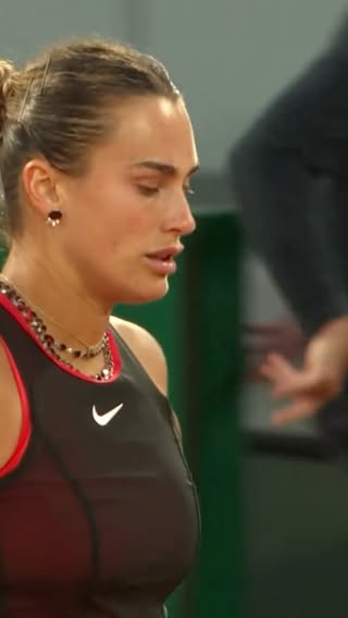 An ace to take the first set ☄️

#RolandGarros