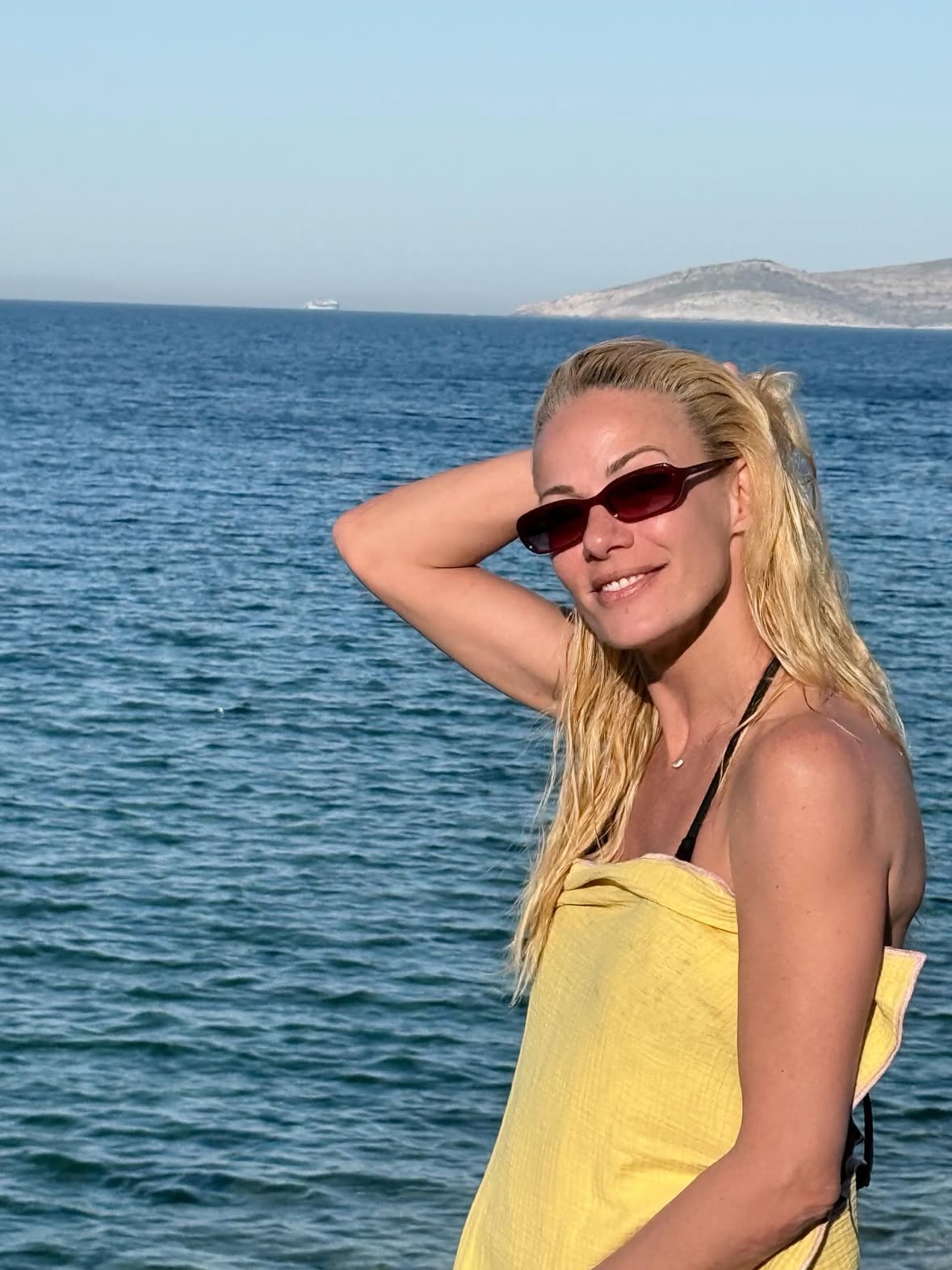 Πρώτη βουτιά για φέτος, αφού μπήκε πλέον επίσημα το καλοκαίρι!
Το καλοκαίρι πάντα μου φέρνει χαρά, αν και το φετινό επέλεξα να το περάσω κάνοντας θεατρική περιοδεία..
Καλό μήνα, καλό καλοκαίρι φίλοι μου! 🌞
—————————————————————————————————
#june #summer2026