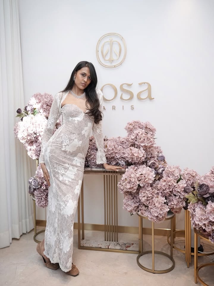 can’t pick a slide @diosaparis 
(or a necklace) 💎💖

📸 @_buntyacharya (thankuuu)
Lucienne ivory embroidered lace maxi @houseofcb (watch my YouTube vlog) dream dress frr✨