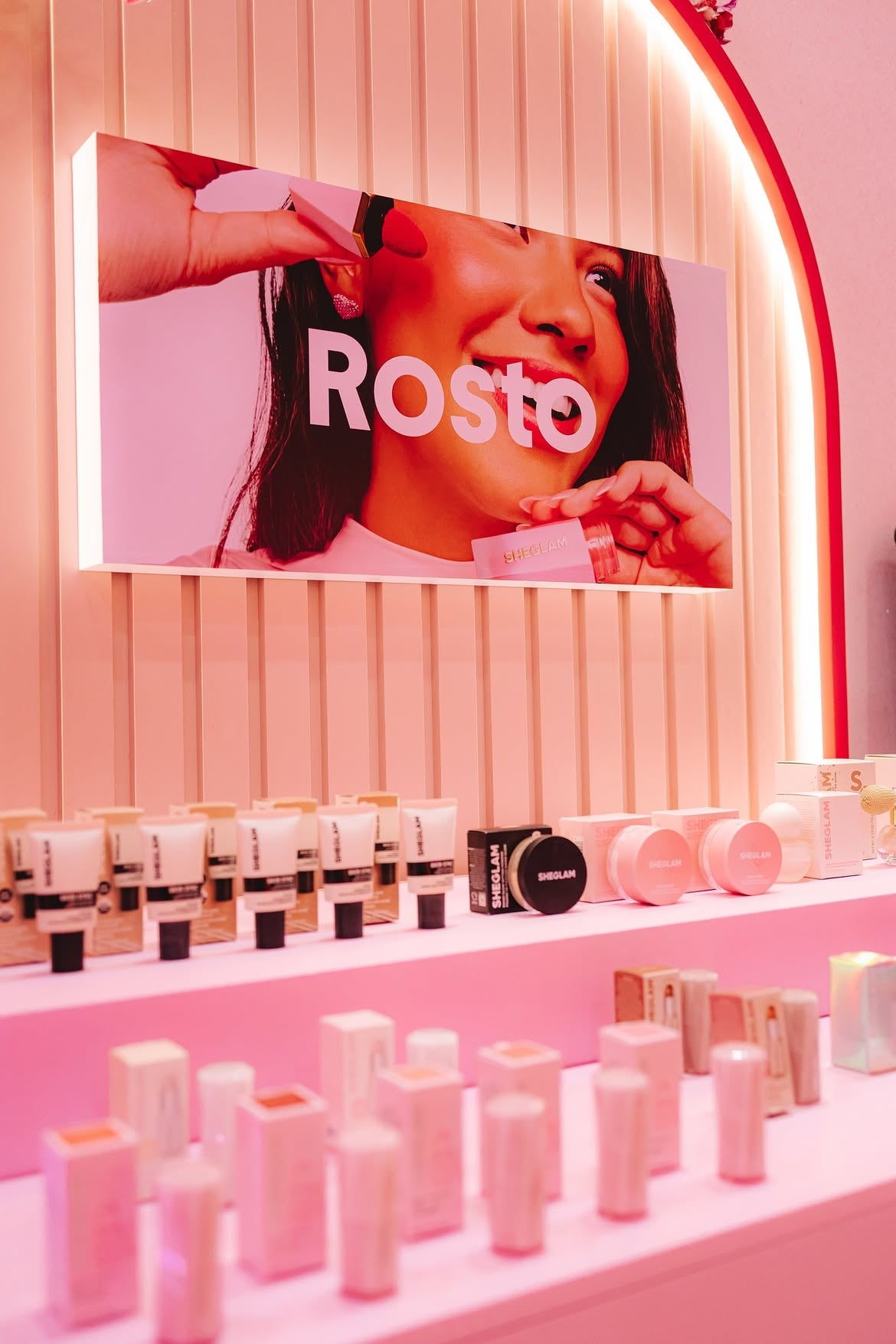 ✨Junho — a SHEGLAM está chegando ao Brasil!
Ficamos muito felizes em ter celebrado este momento de pré-lançamento com creators e mídia, e também gostaríamos de convidá-lo(a) para o nosso evento de lançamento, para juntos testemunharmos este marco especial. 💖
Neste fim de semana, venha viver a 2026 BEAUTY SHOW conosco — experimente nossos produtos virais, explore cores e descubra as últimas tendências de maquiagem. Um espaço cheio de criatividade e experiências de beleza espera por você 🎀
📌 Informações:
📍 EXPO CENTER NORTE - SP (São Paulo), Estande Street E
📅 30 de maio a 1 de junho de 2026
⏰ 10:00 – 20:00Esperamos você lá! ✨

#sheglam #sheglambrazil