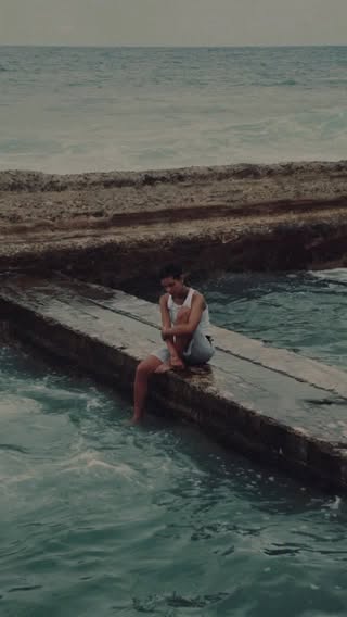 « THE DAY I GAVE MY HEART TO THE SEA TO CLAIM IT BACK » 🌊
- Lisa